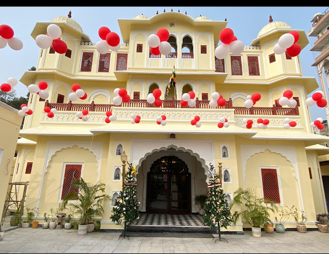 Jaipur Courtyard